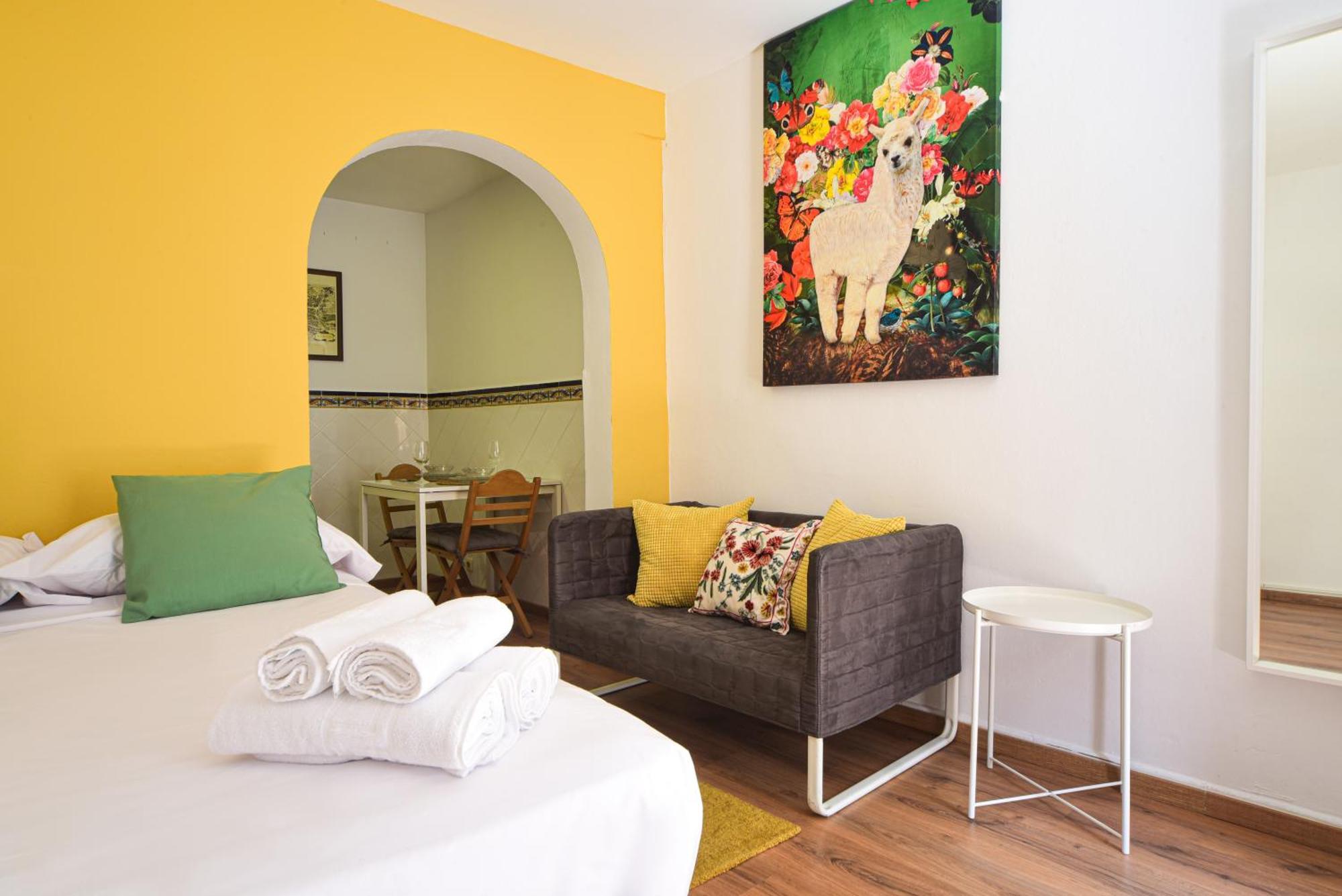 El Prado Historic Center Apartment Madrid Bagian luar foto